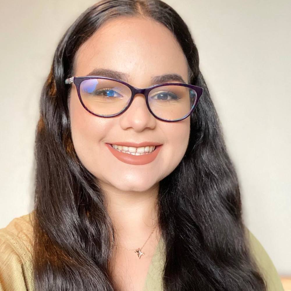 Meet your Posher, Eva